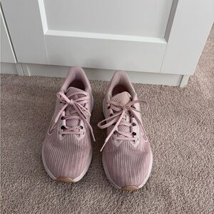 Nike Winflo 09 Women’s Sneakers - Size 8.5